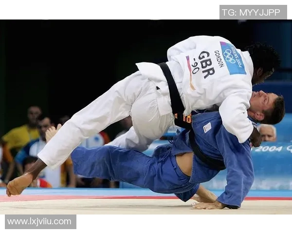 深入分析西安飞盘队独特的防守策略与战术执行技巧